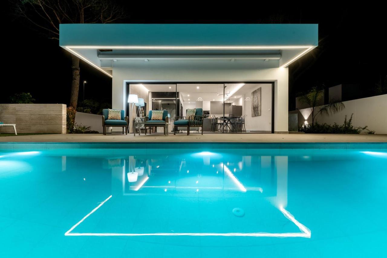 Lola Sea Villa โนโบซังก์ติเปตรี ภายนอก รูปภาพ